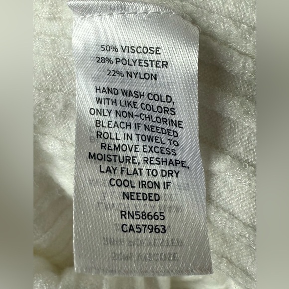 Halogen women’s Rib Ivory Sweater Scoop Neck size Small   - Picture 5 of 5
